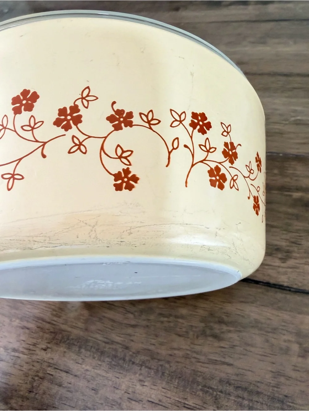 Vintage Pyrex Beige Trailing Flowers 475-B Casserole, 2.5 Liter with Glass Lid