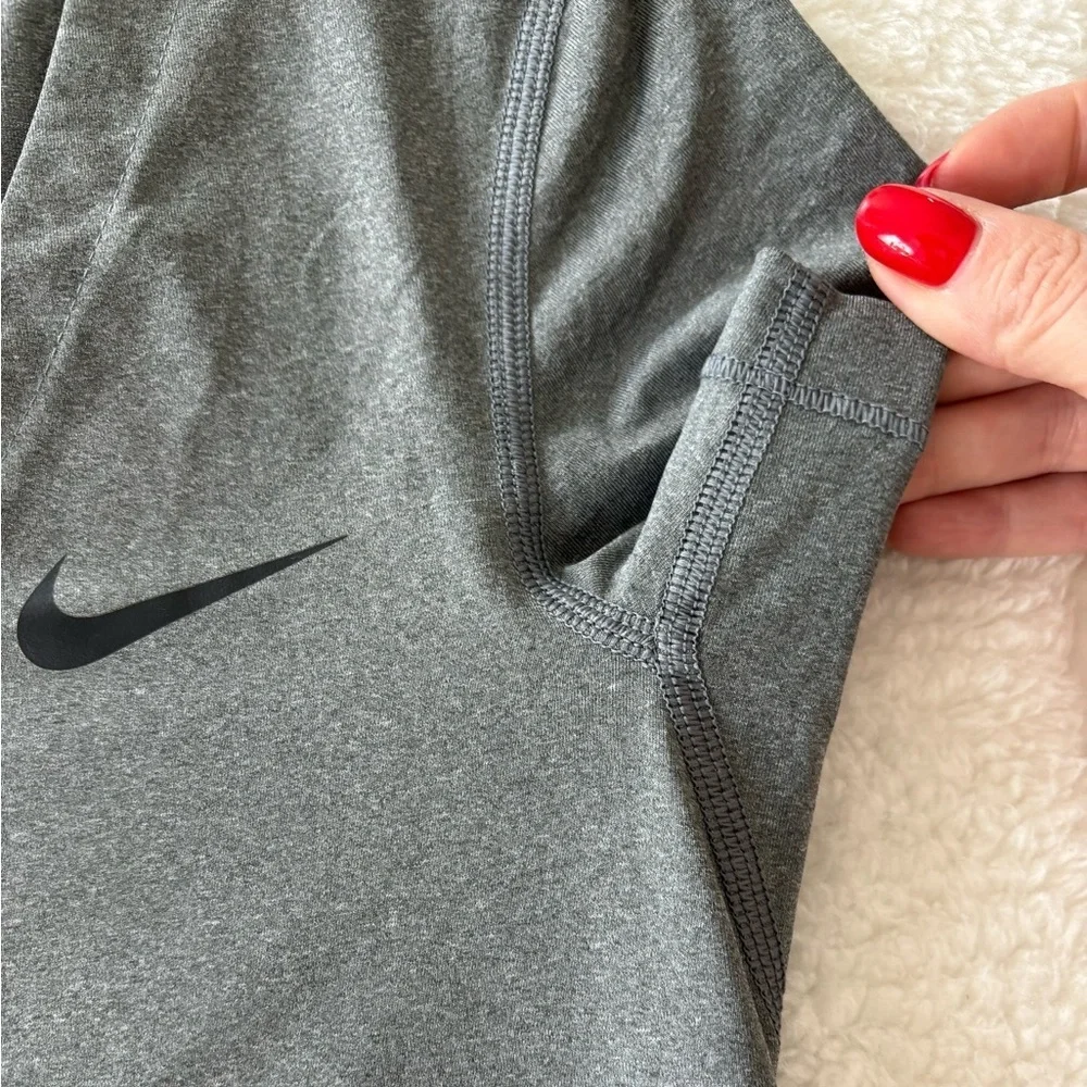 Nike Women's Nike Training Short Sleeve Top size S