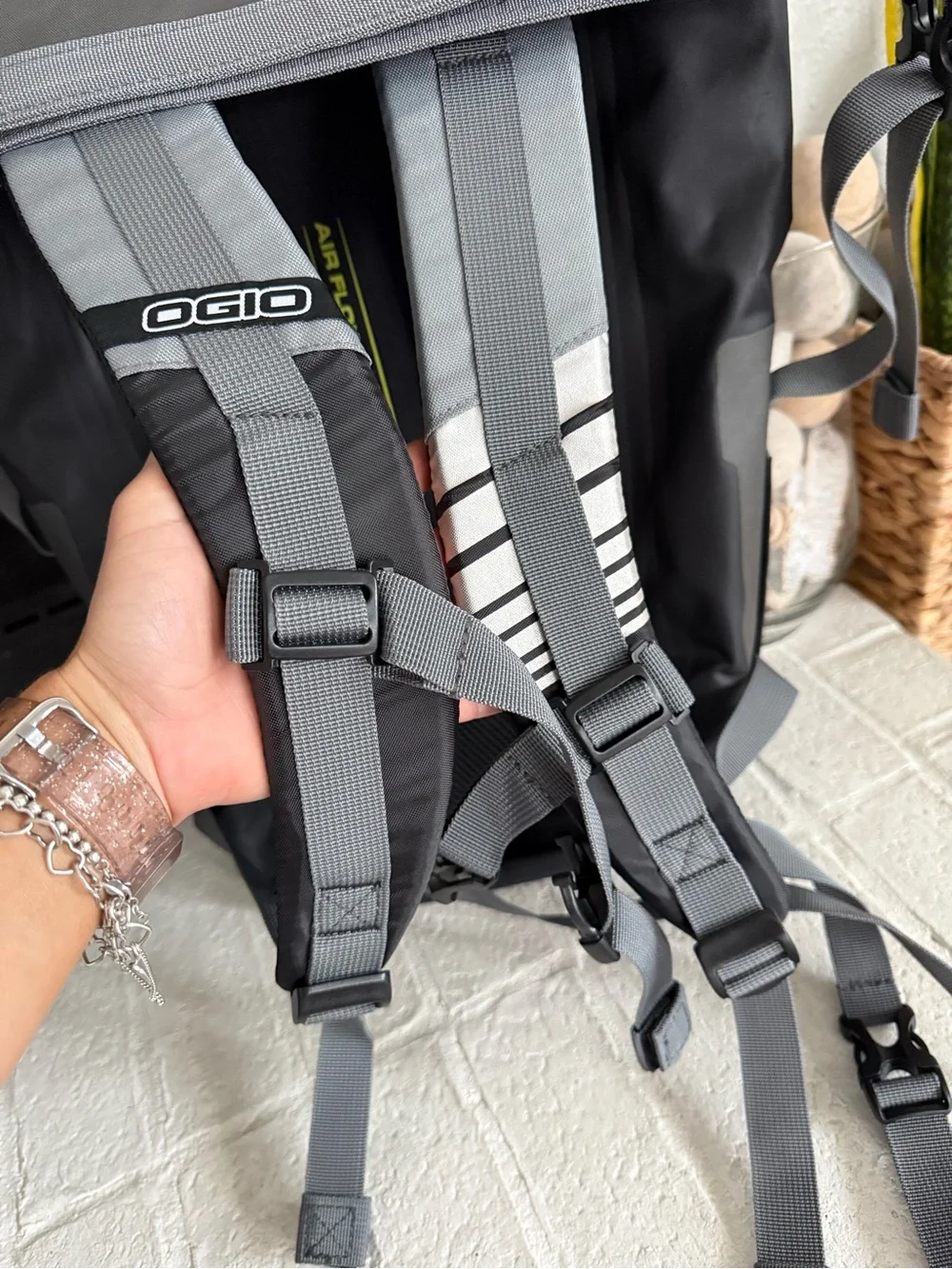 OGIO liner print screen