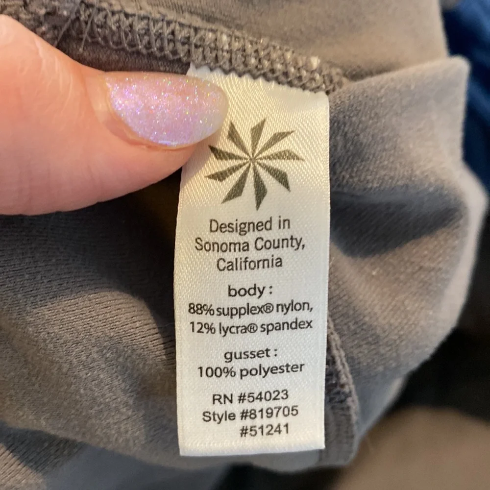 Athleta gray crop