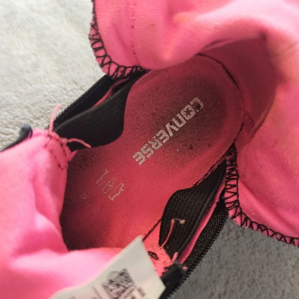 Converse product pair
