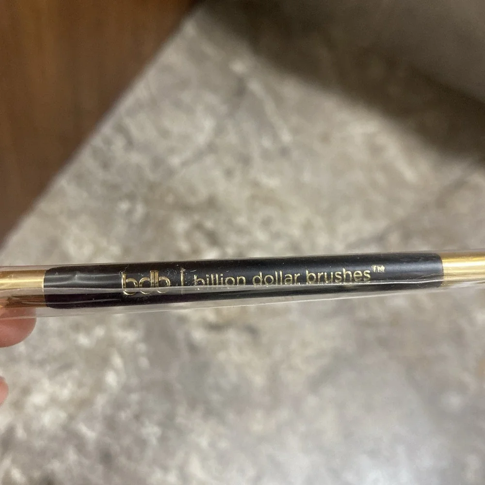 Billion Dollar Brushes hello am