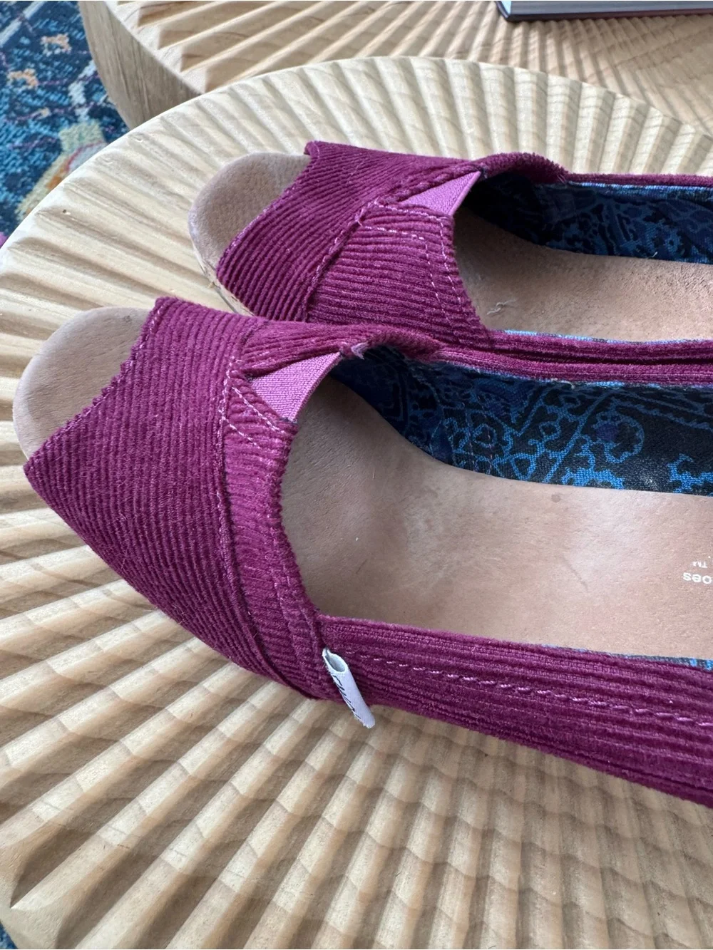 Toms burgundy corduroy