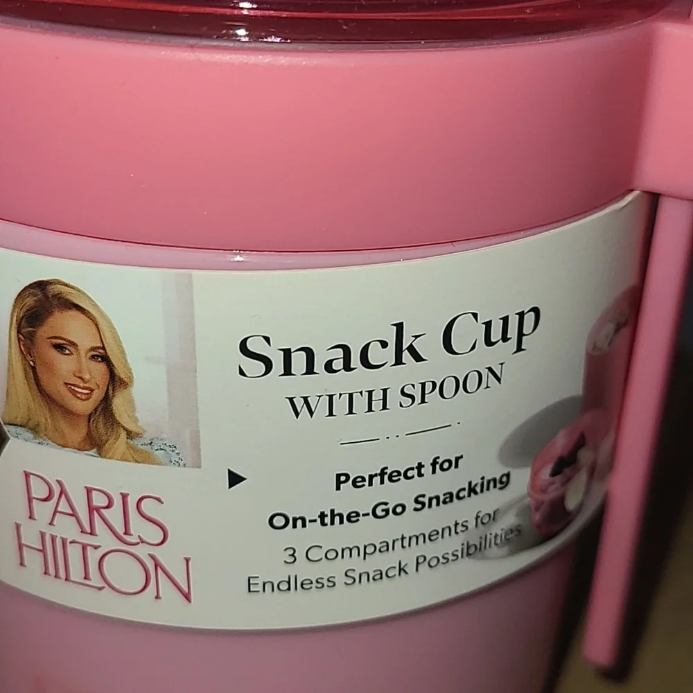 Paris Hilton compact snack