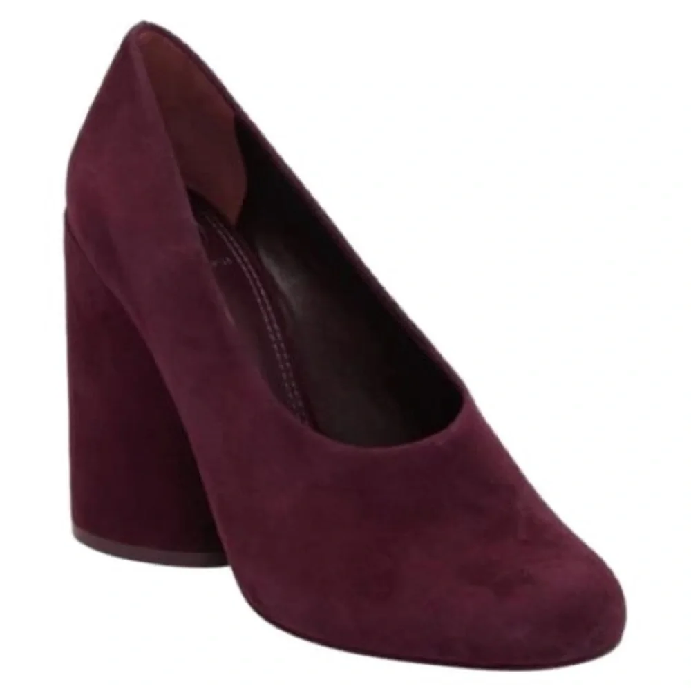Tory Burch “Lucia” suede 110mm pump, size 6