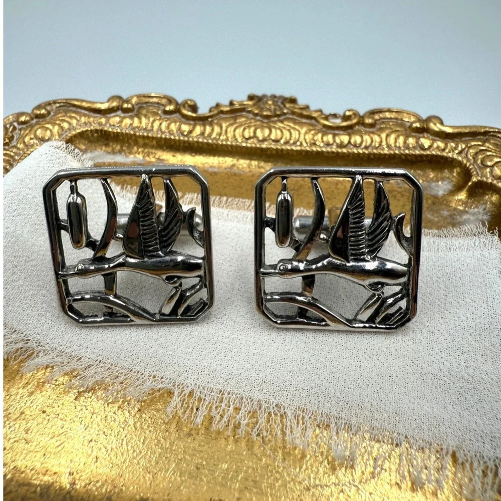 Vintage Silver Tone Mallard Duck Cattail Flying Bird Cufflinks Nature Wildlife