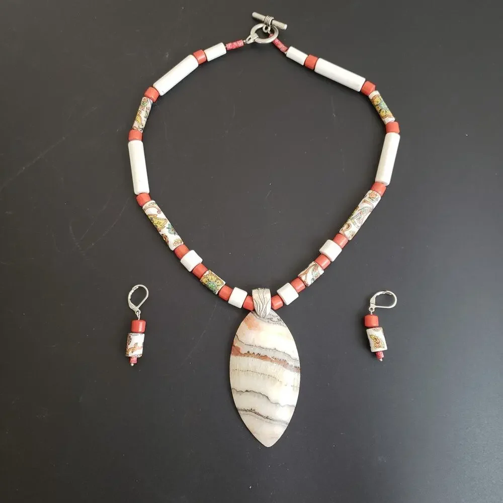 Large Banded Agate / Calcite Pendant Beaded Necklace w/‎ Matching Earrings