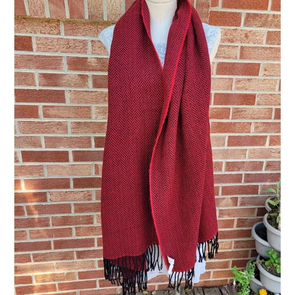 LORD & TAYLOR details pre