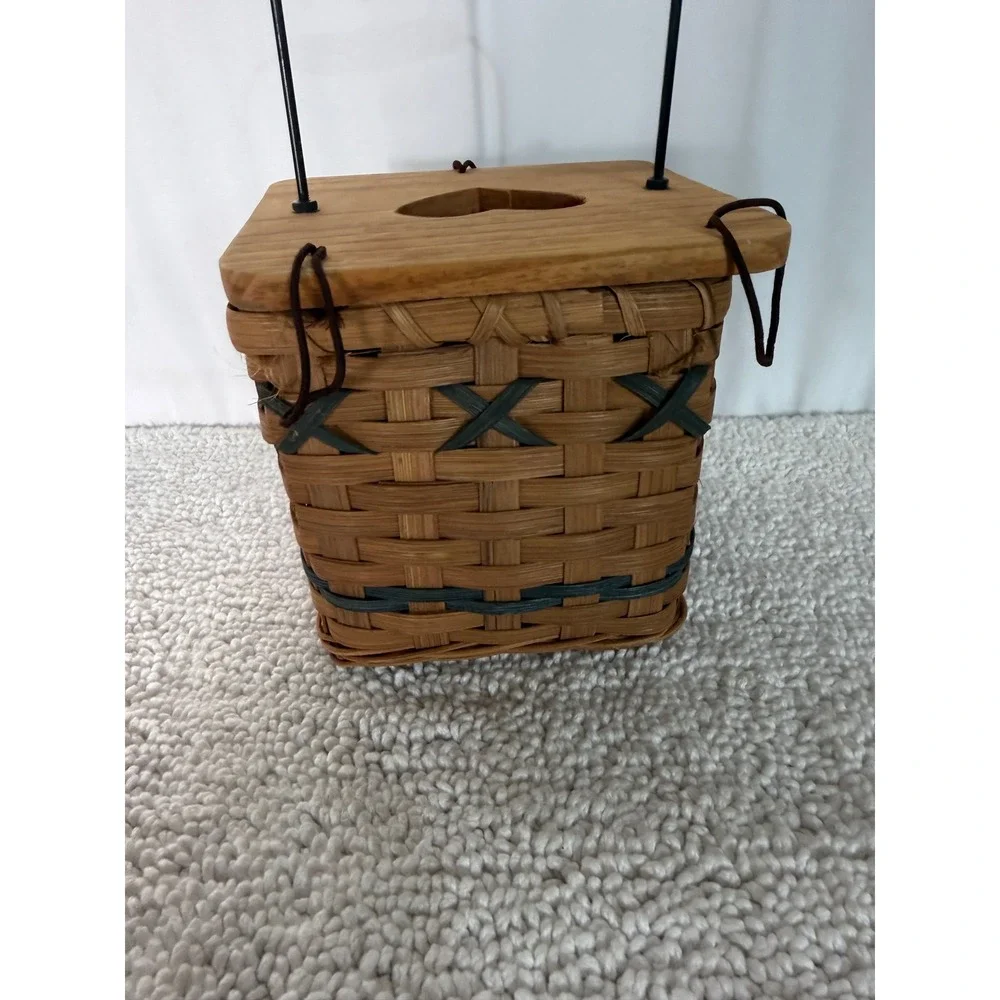 N/A handwoven square