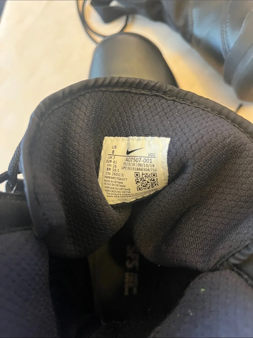 Nike sturdy black