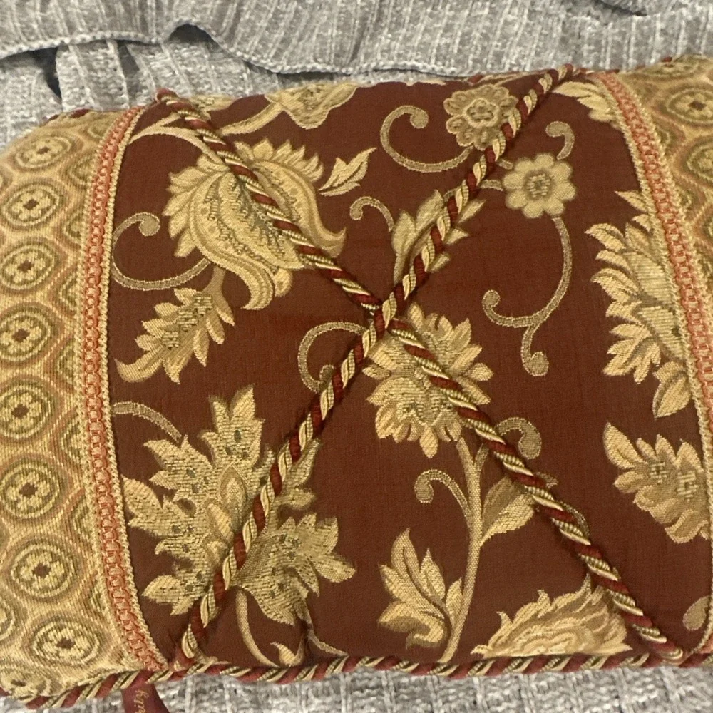 Serendipity gold red