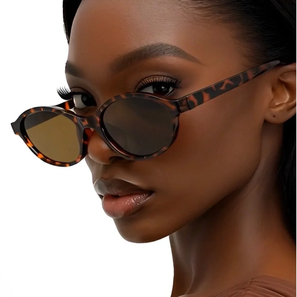 N/A oval tortoiseshell