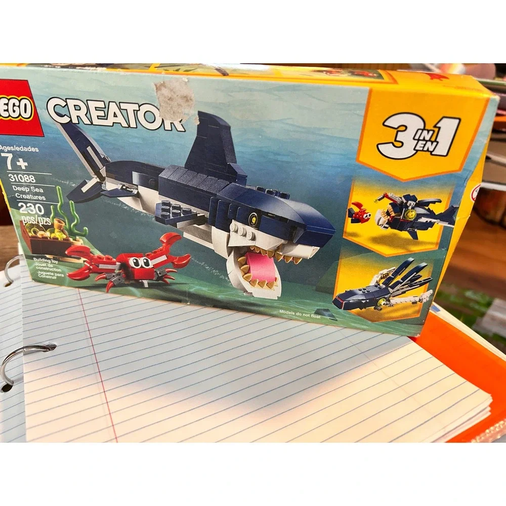 Lego embark underwater