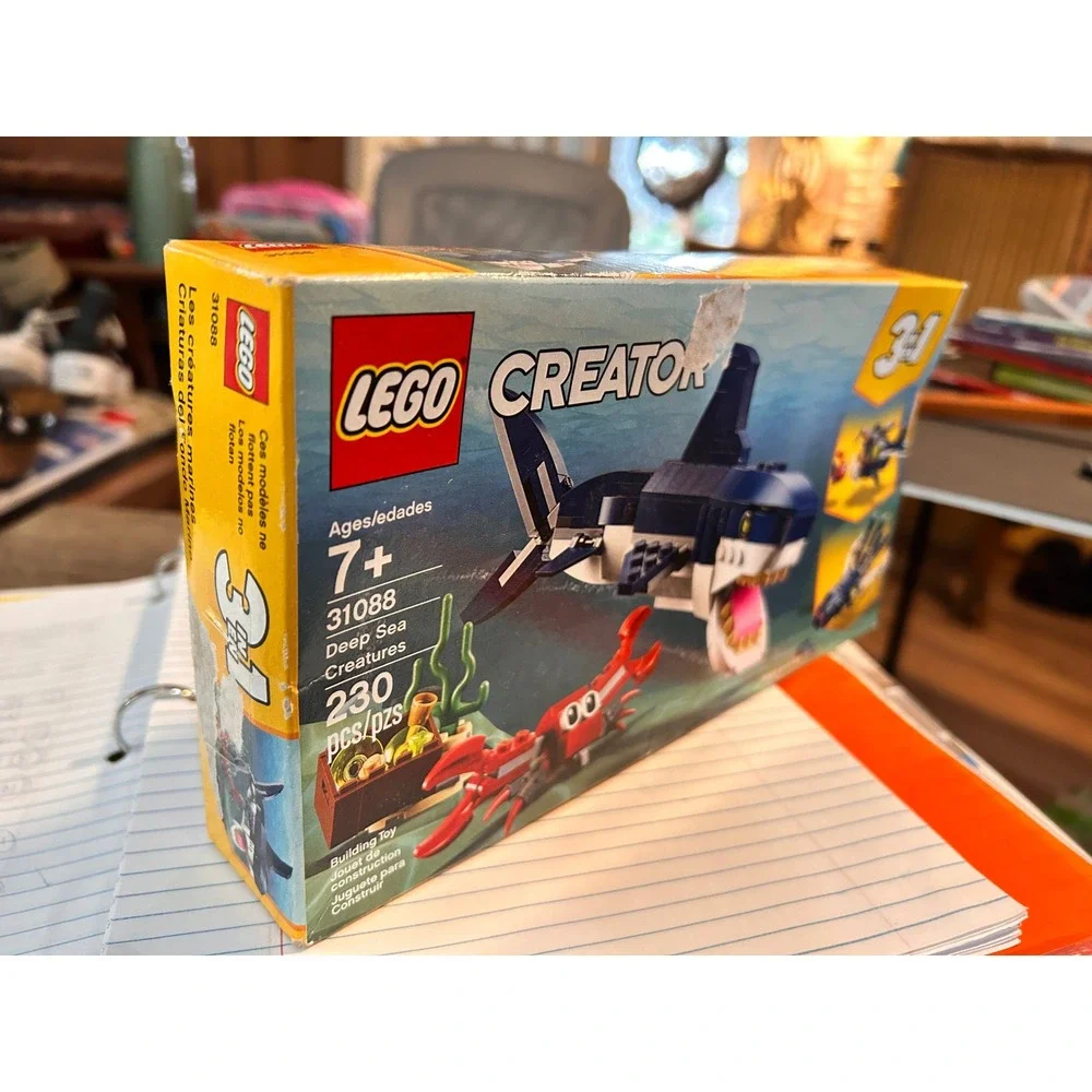 Lego embark underwater
