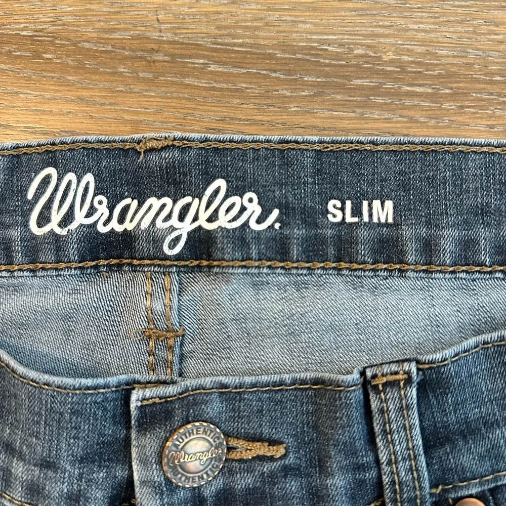 Wrangler pictures waist slight