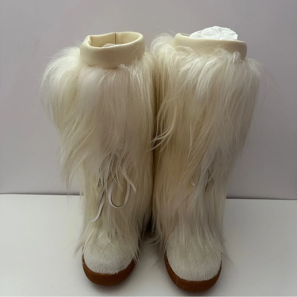 Brand NEW Ferragamo Genuine Shearling Fur Cream Winter Boots