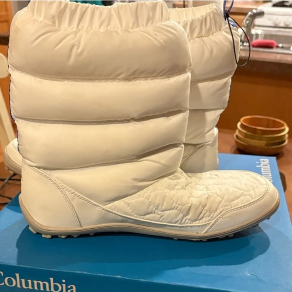 Columbia stylish white