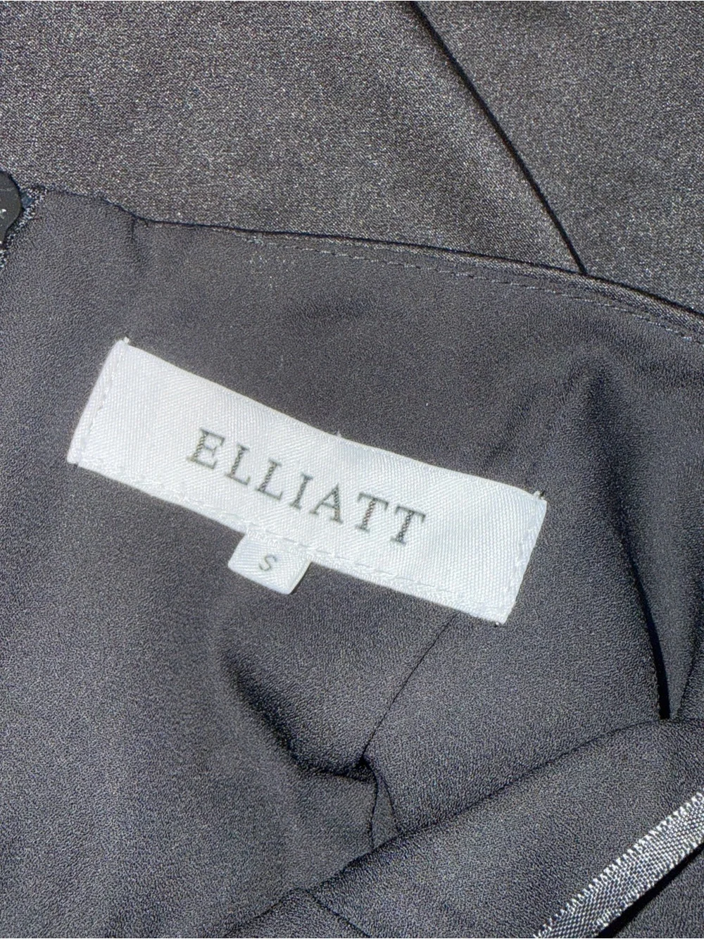Elliatt size small