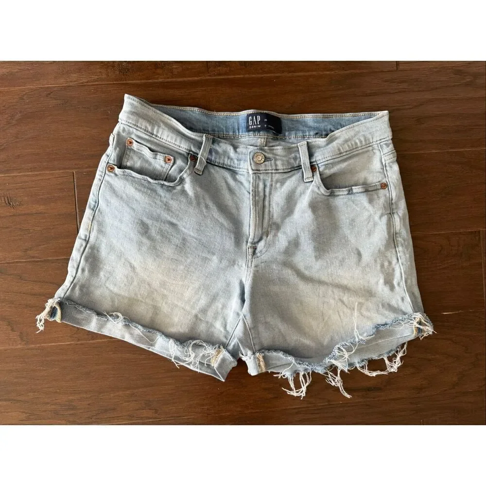 Gap Light Wash 5” Cutoff Jean Shorts size 28