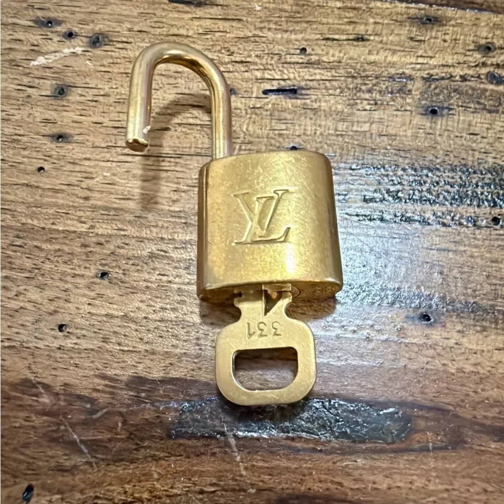Louis Vuitton key vintage
