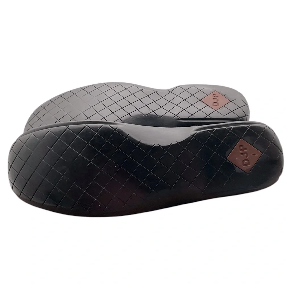 Donald J. Pliner sleek black
