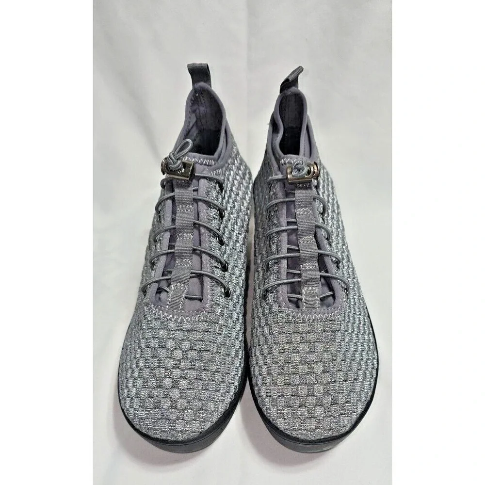 Steve Madden steven by