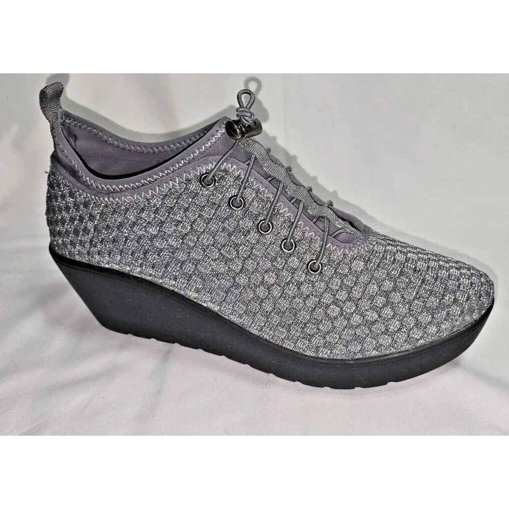Steve Madden steven by