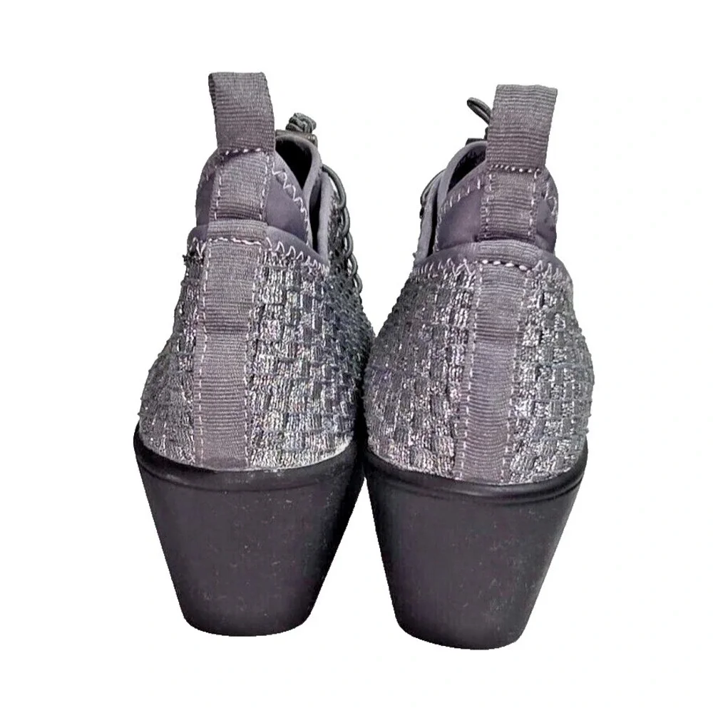 Steve Madden steven by