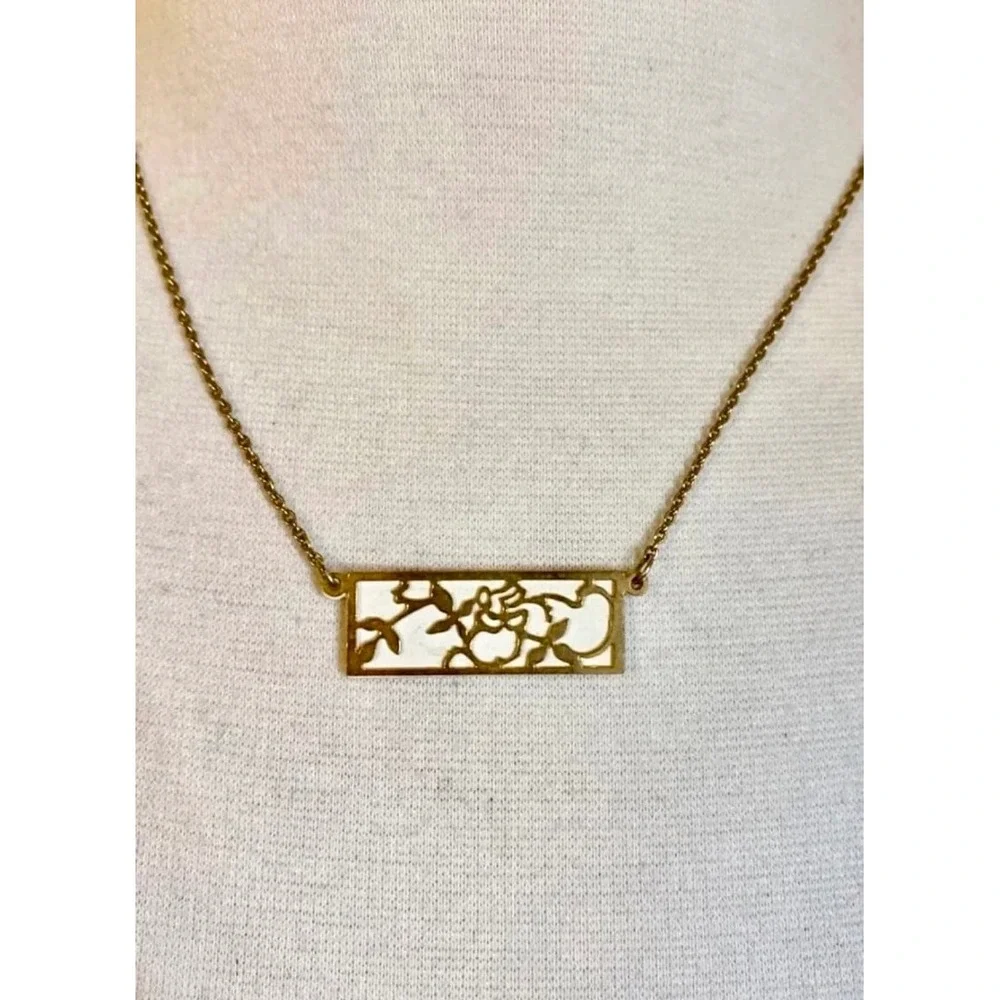 Pendant Necklace‎