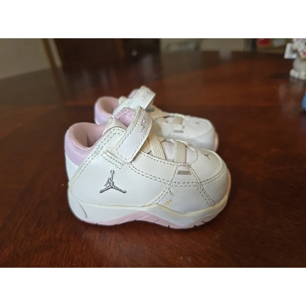 Nike infant air