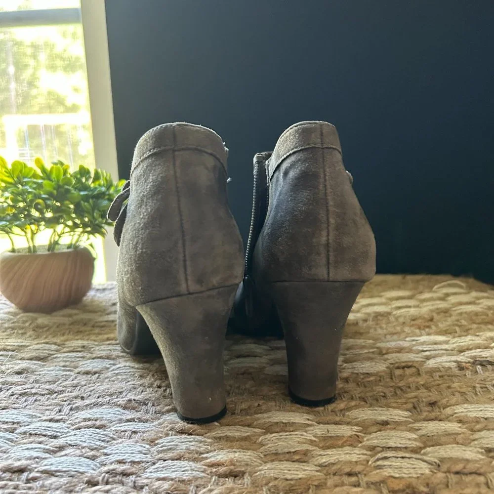 AEROSOLES aerosole suede
