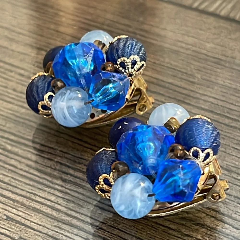 Vintage clip earrings