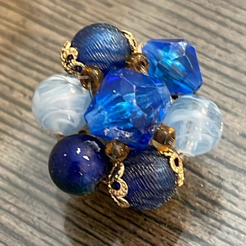 Vintage clip earrings
