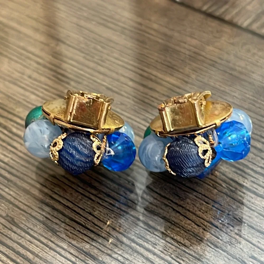 Vintage clip earrings