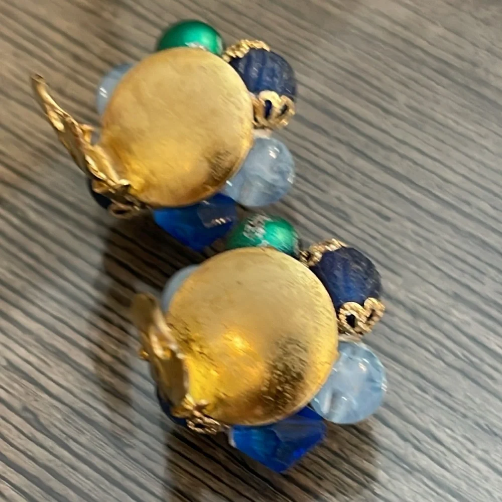 Vintage clip earrings