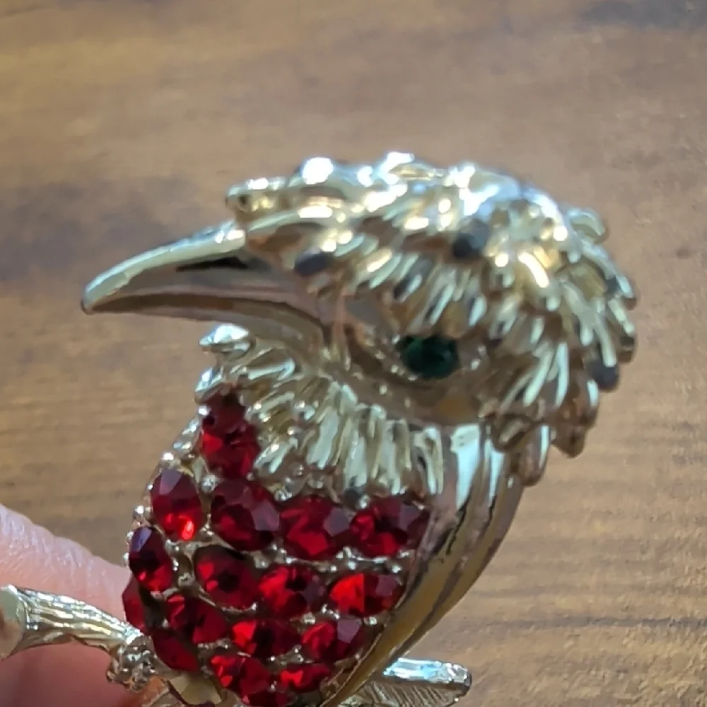 VTG Gold-Tone Parrot Bird Brooch with Red Crystal Accents Retro Figural Whimy