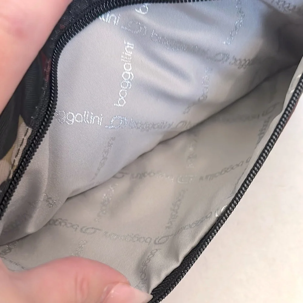 Baggallini top zip