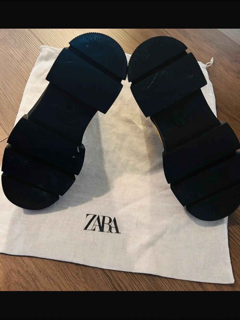 Zara sole gold wear