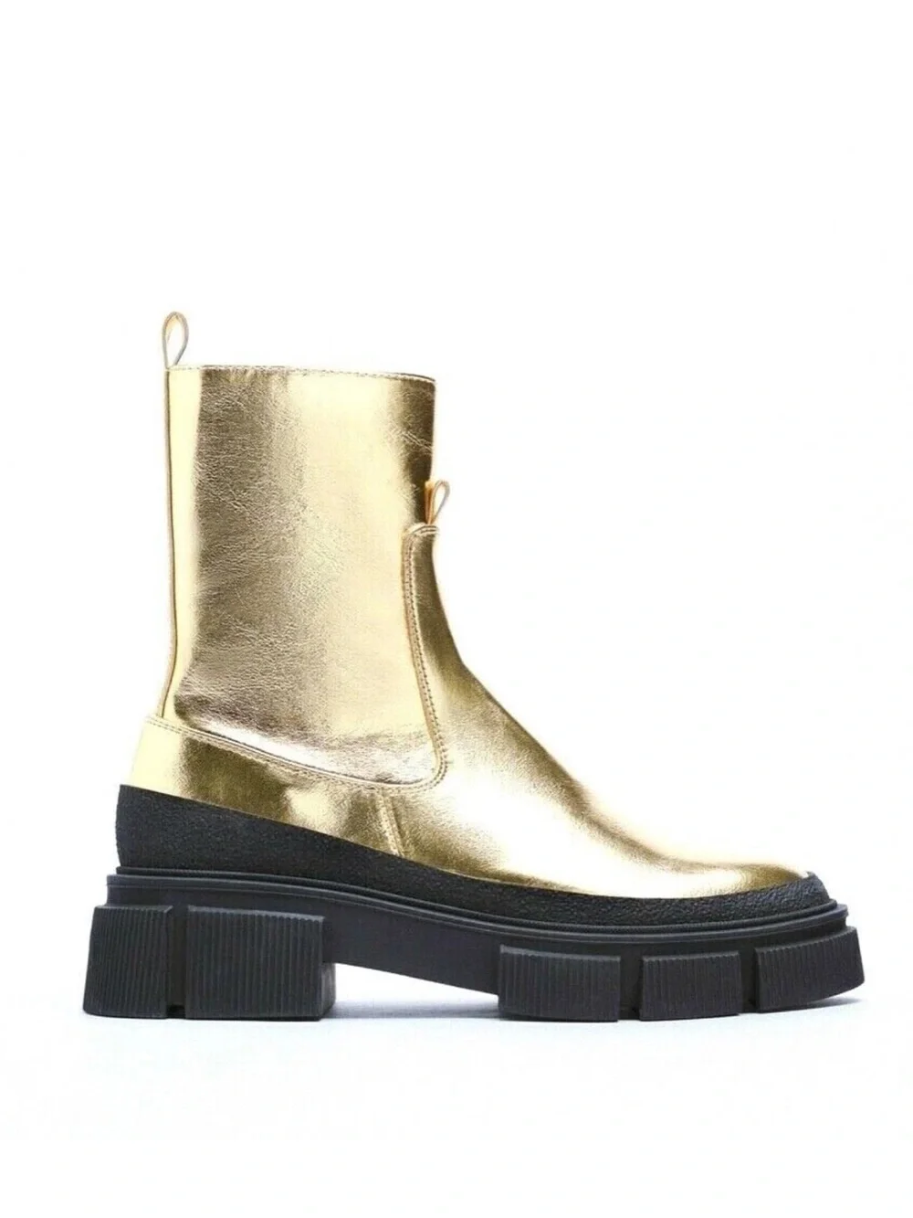 Zara wear sleek traction