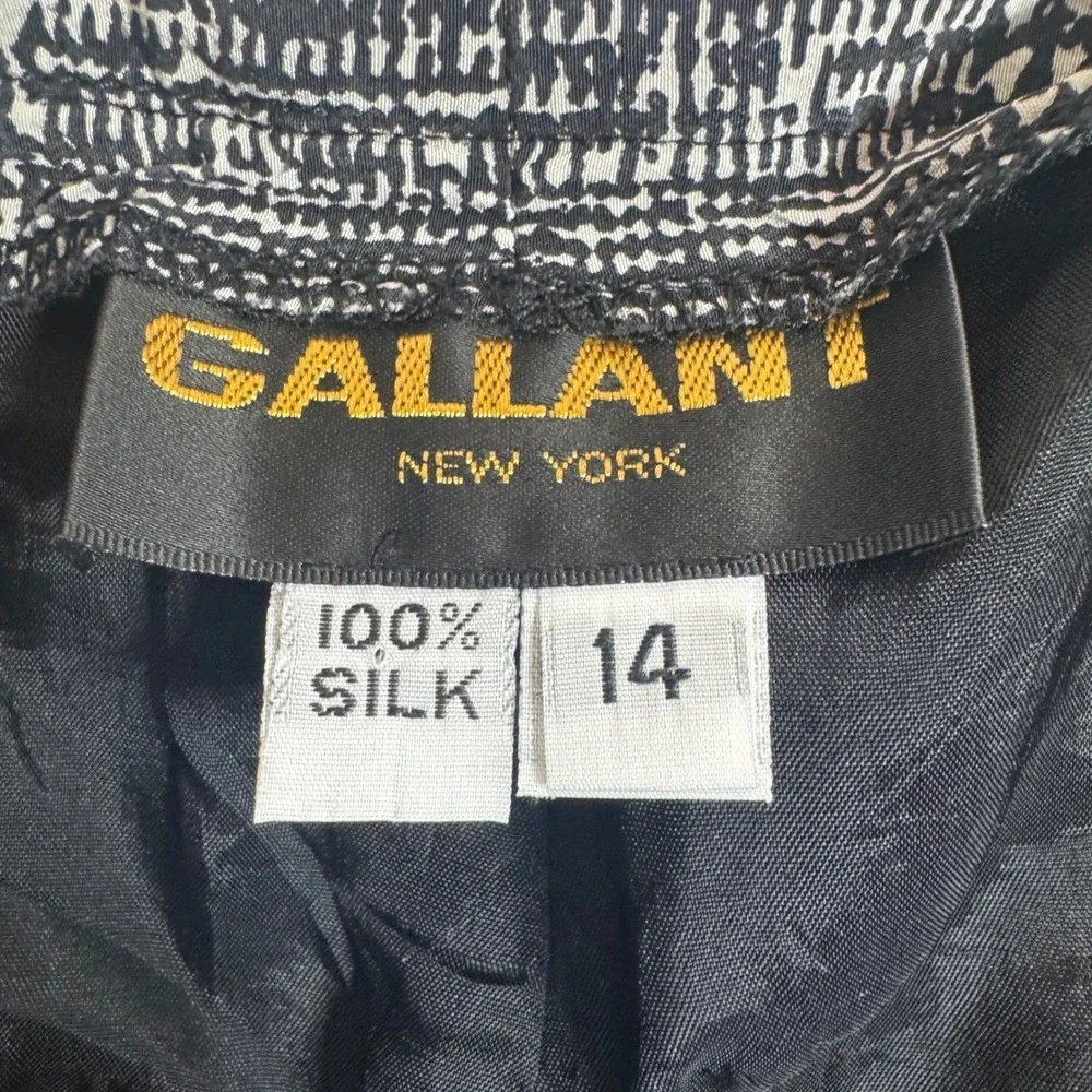 Gallant New York but something pet