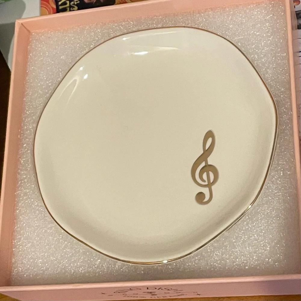 InnoBeta Ceramic Jewelry Tray with Treble design
