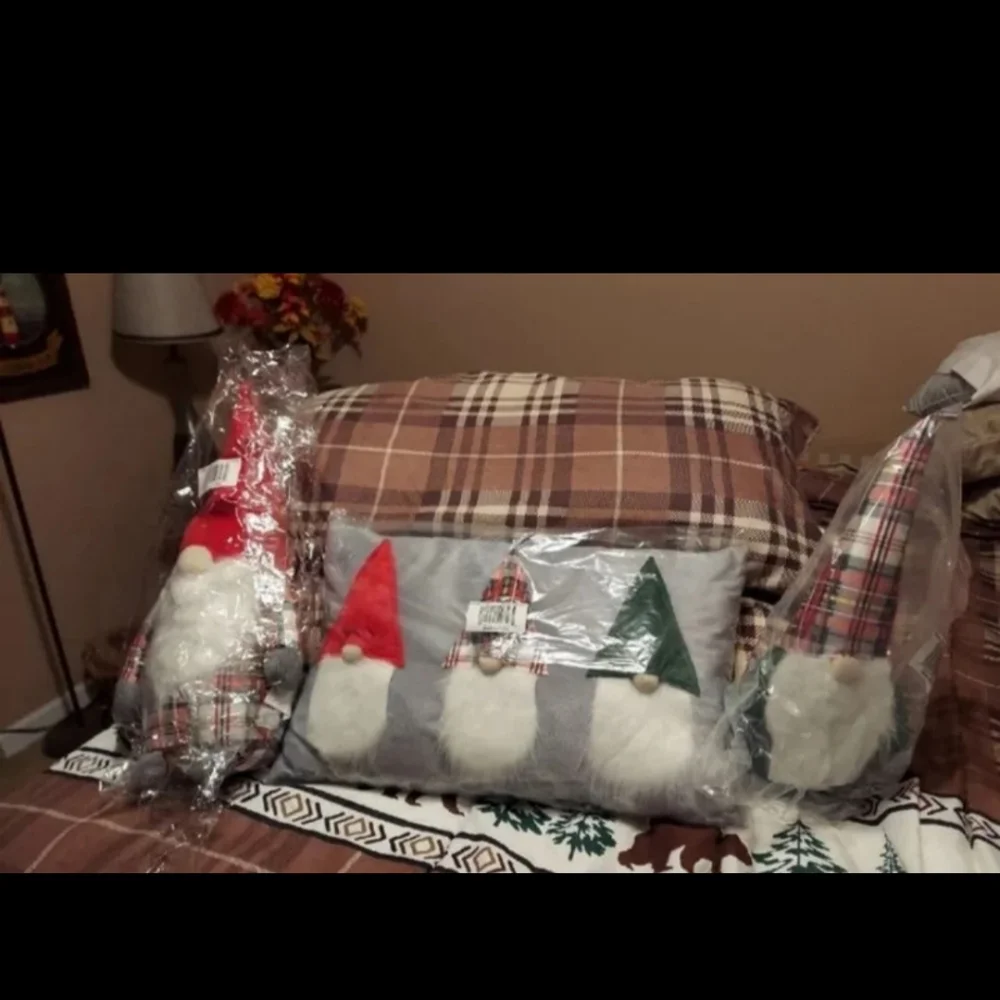 Christmas Gnomes bnwt farmhouse
