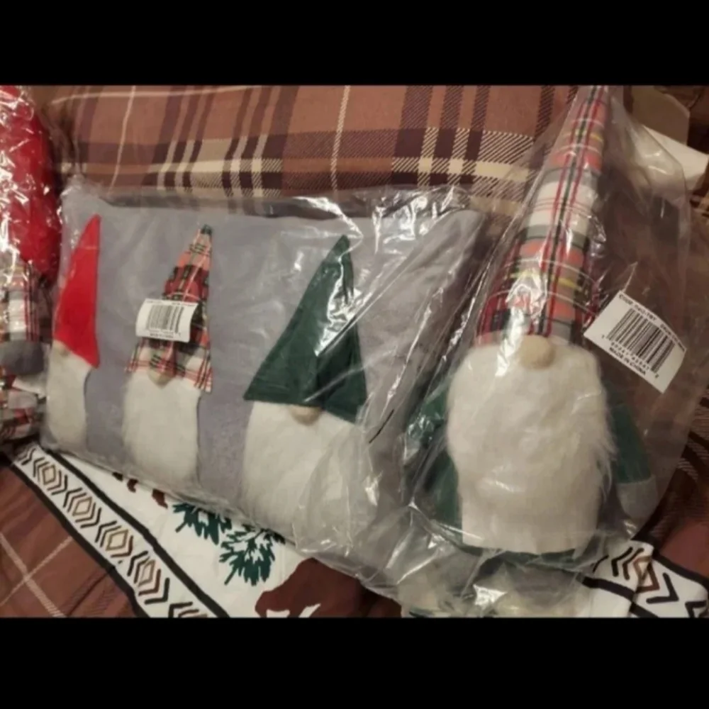 Christmas Gnomes bnwt farmhouse