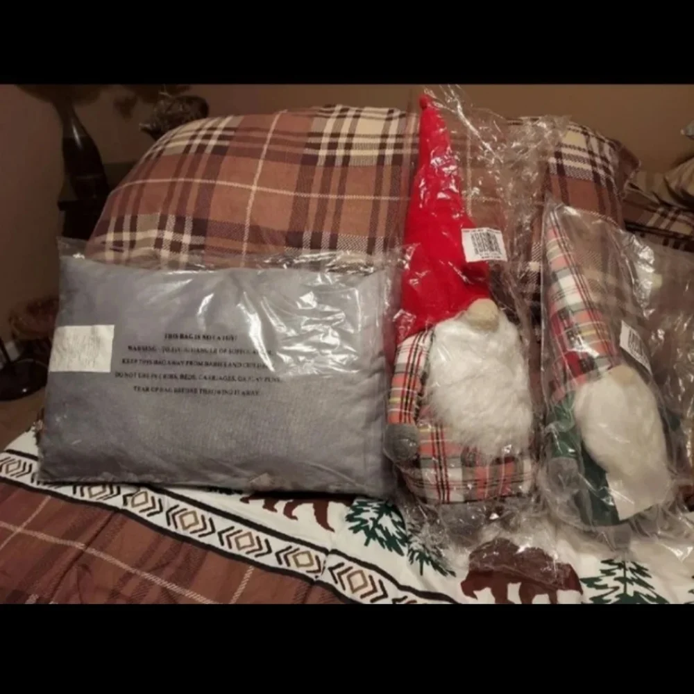 Christmas Gnomes bnwt farmhouse