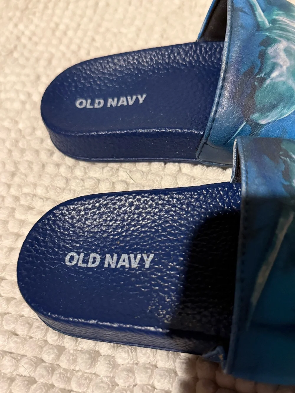 GAP playful flops print
