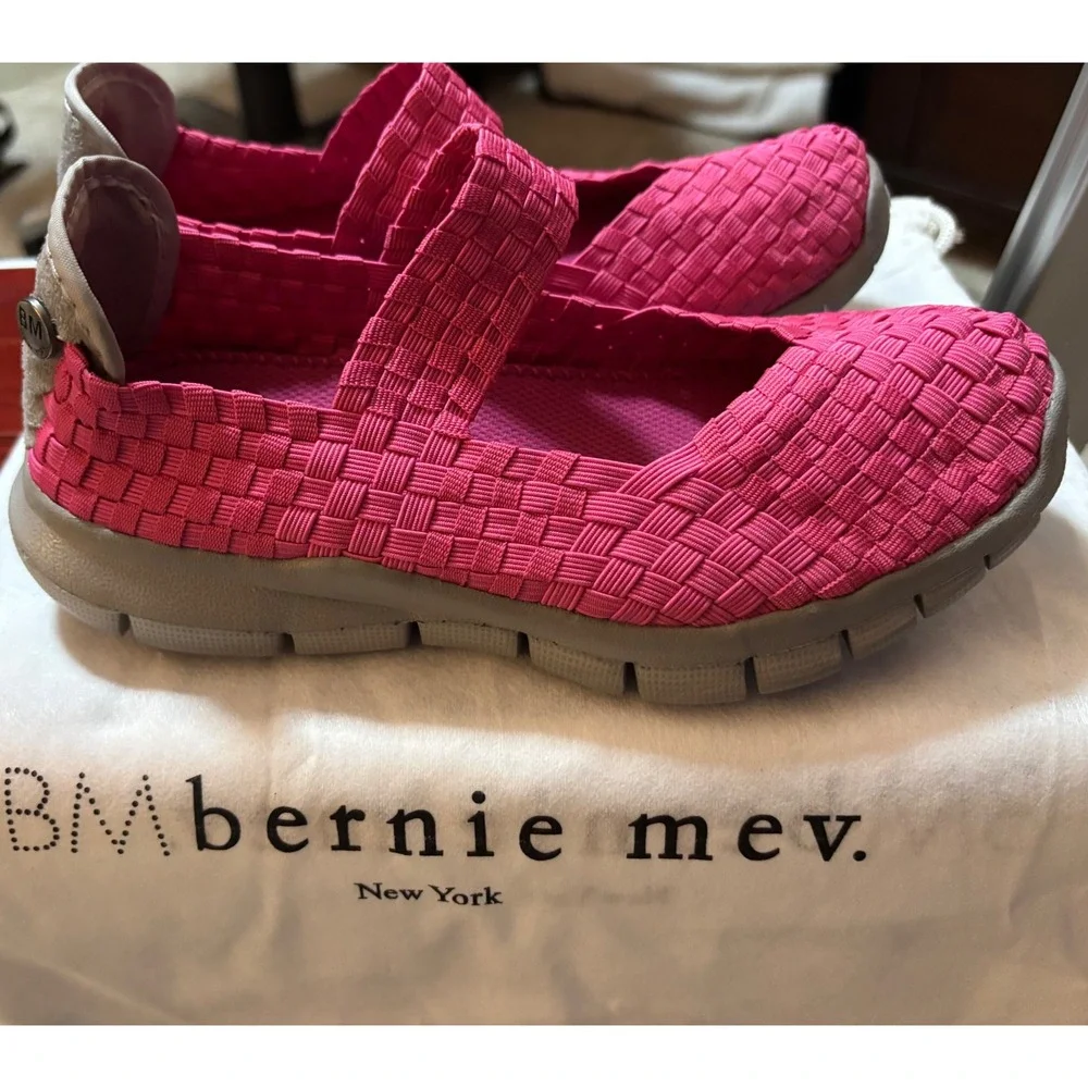 Bernie Mev Catwalk Mary Jane girls Euro 33 US 2 Pink Woven Elastic Flats Shoes