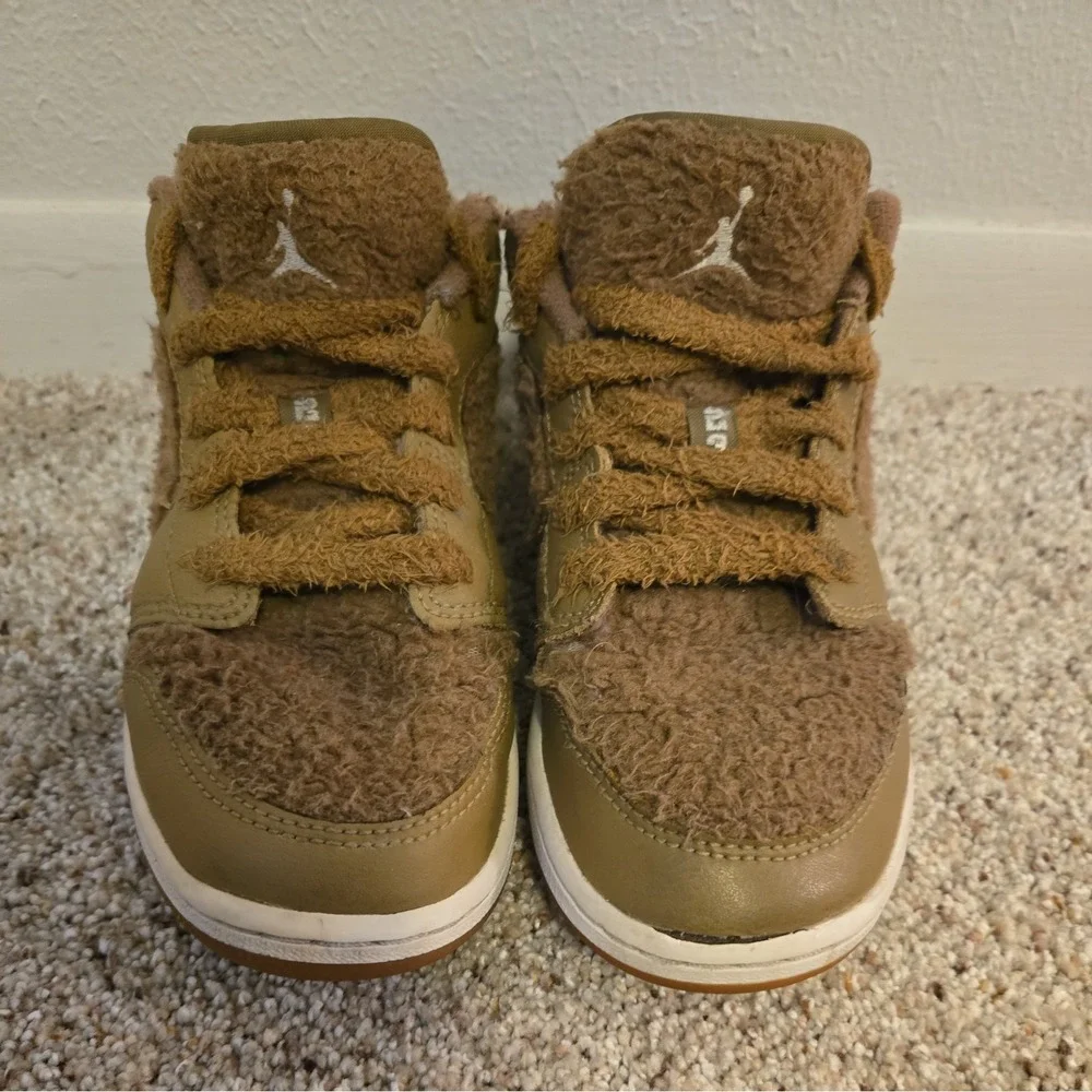 Nike Air Jordan 1 Low Utility GS Teddy Bear size 4Y‎