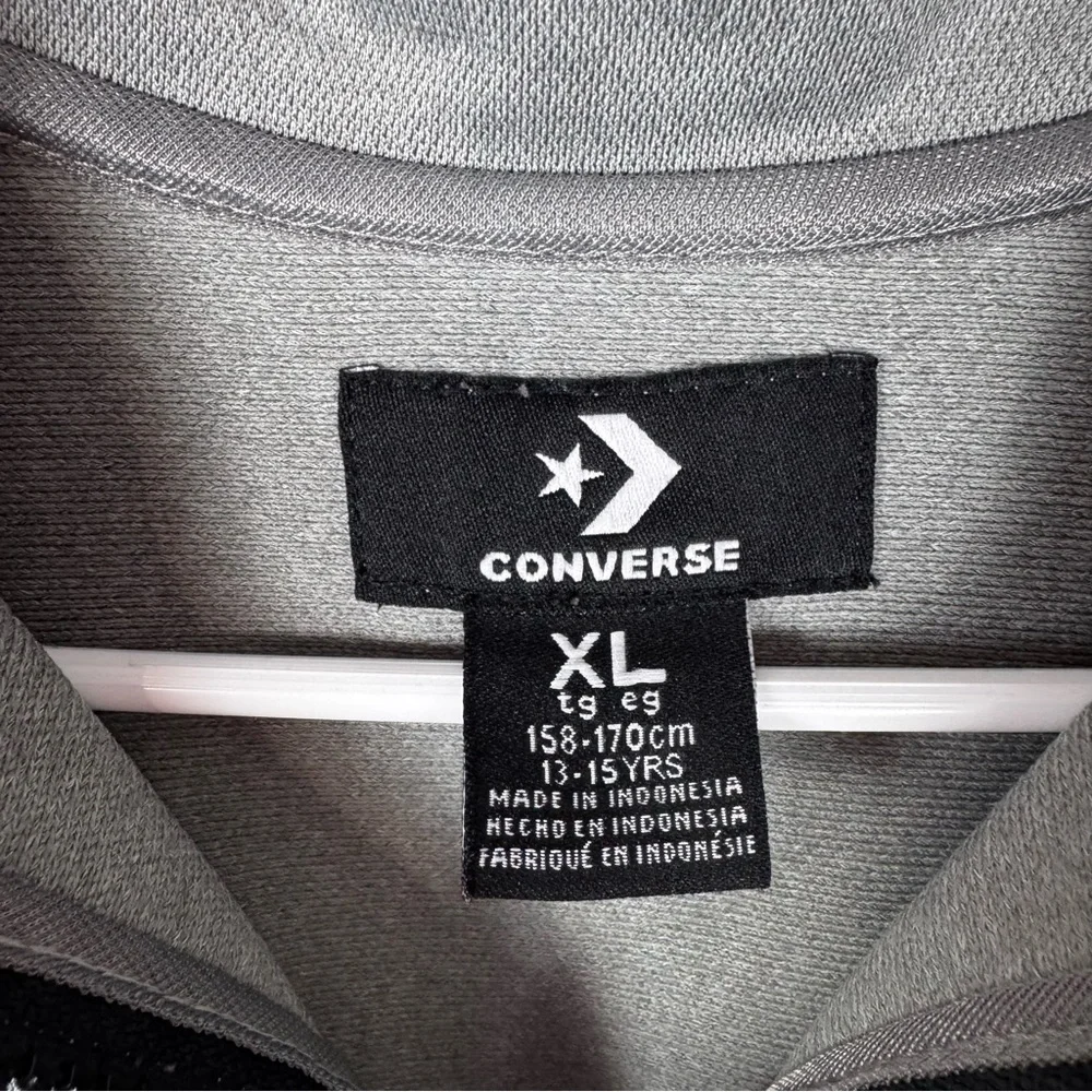 Converse stylish gray