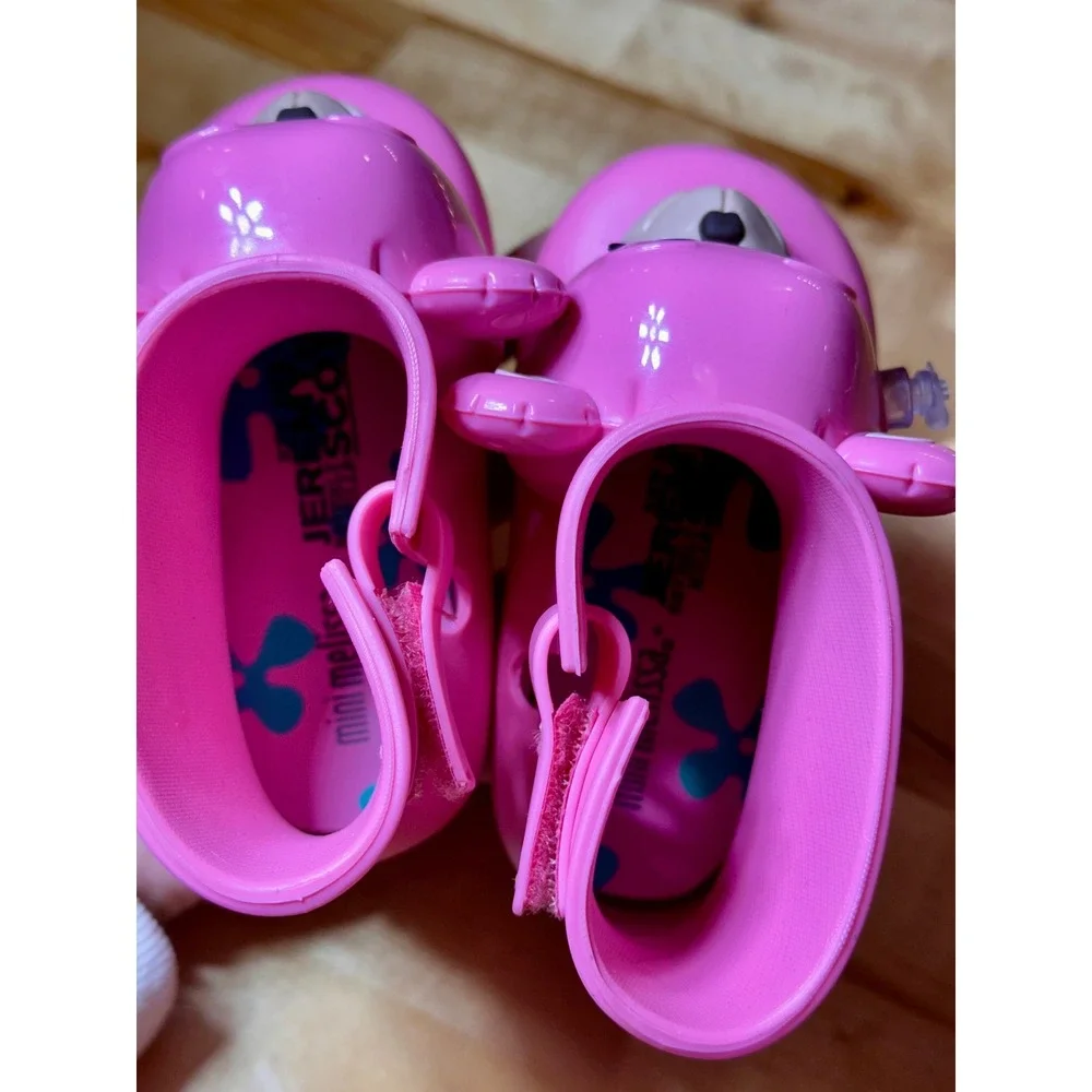 Mini Melissa step into