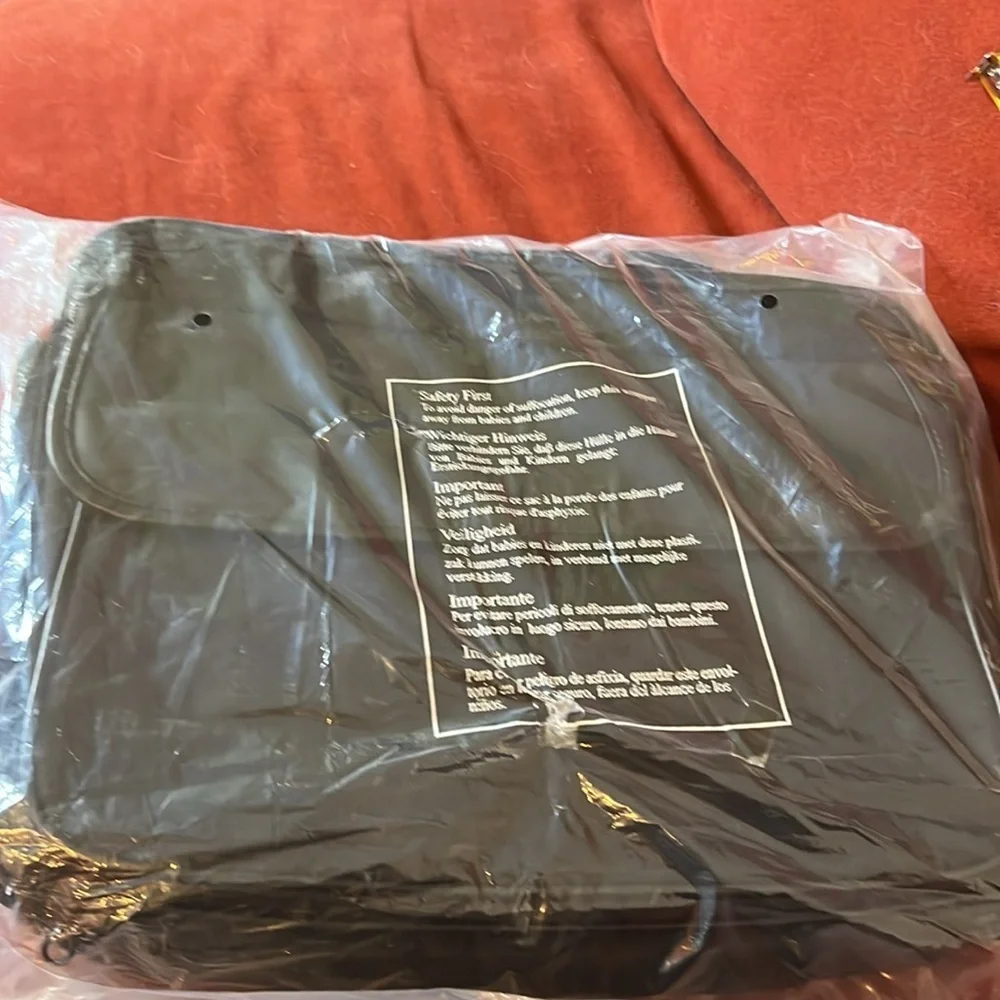 NWOT Black canvas Targus laptop bag/briefcase.